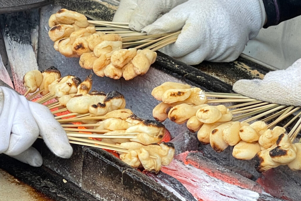 あぶり餅 本家 根元 かざりや 焼きの様子