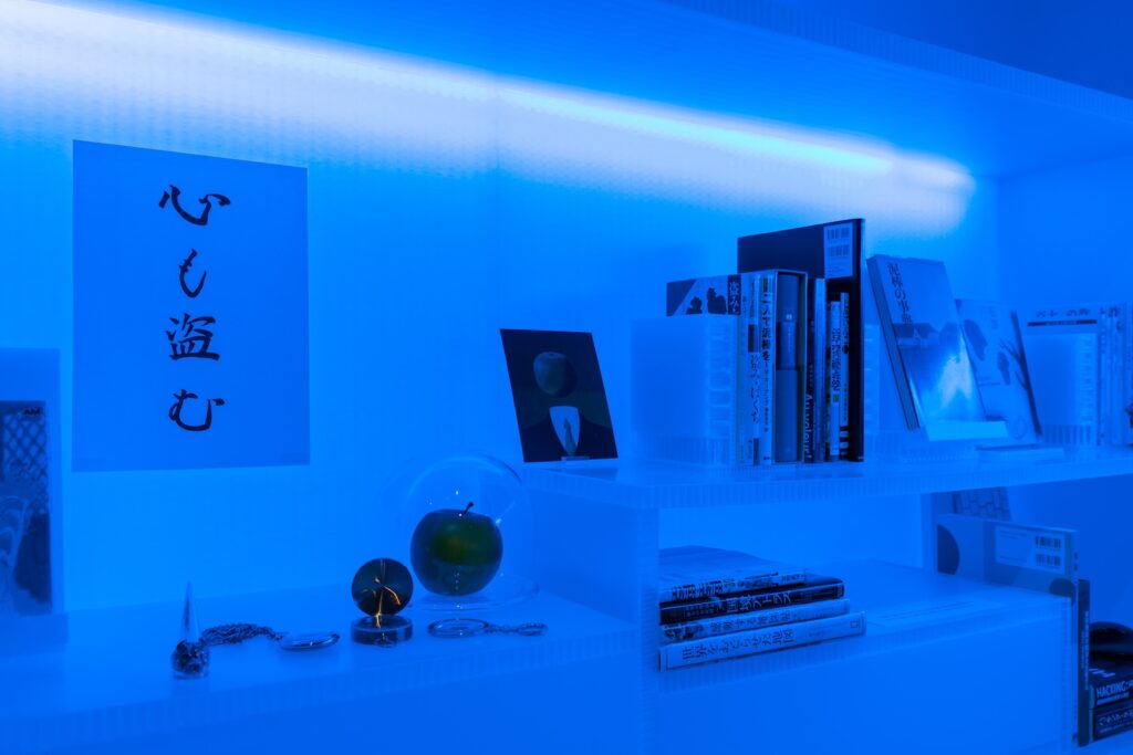 青の応接間 会場イメージ 撮影：髙橋マナミ