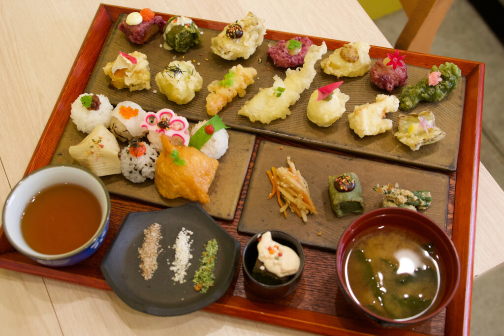 人気No.1メニューの「祇園 -GION- セット」（3,300円・税込）