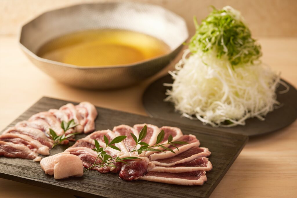 京鴨ロース肉と九条葱の「鴨しゃぶ」：鴨ときどき馬 四条烏丸本店