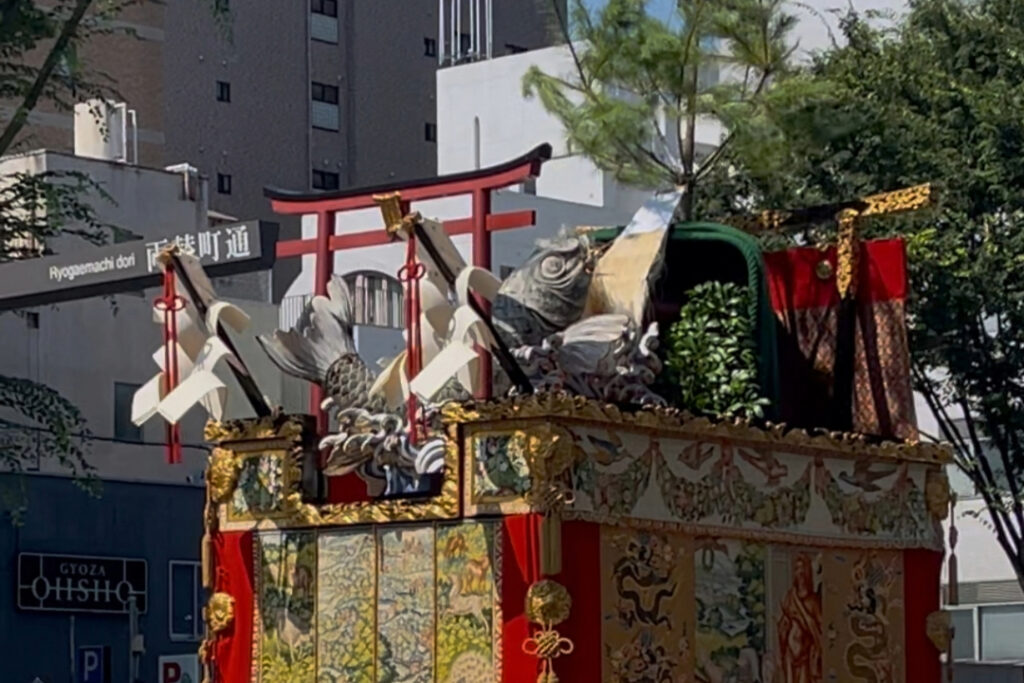 祇園祭 後祭の山鉾「鯉山」