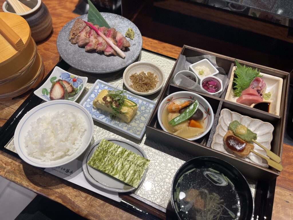 黒毛和牛の西京漬け焼き 朝御膳_牛カツ京都勝牛 四条烏丸SUINA室町店