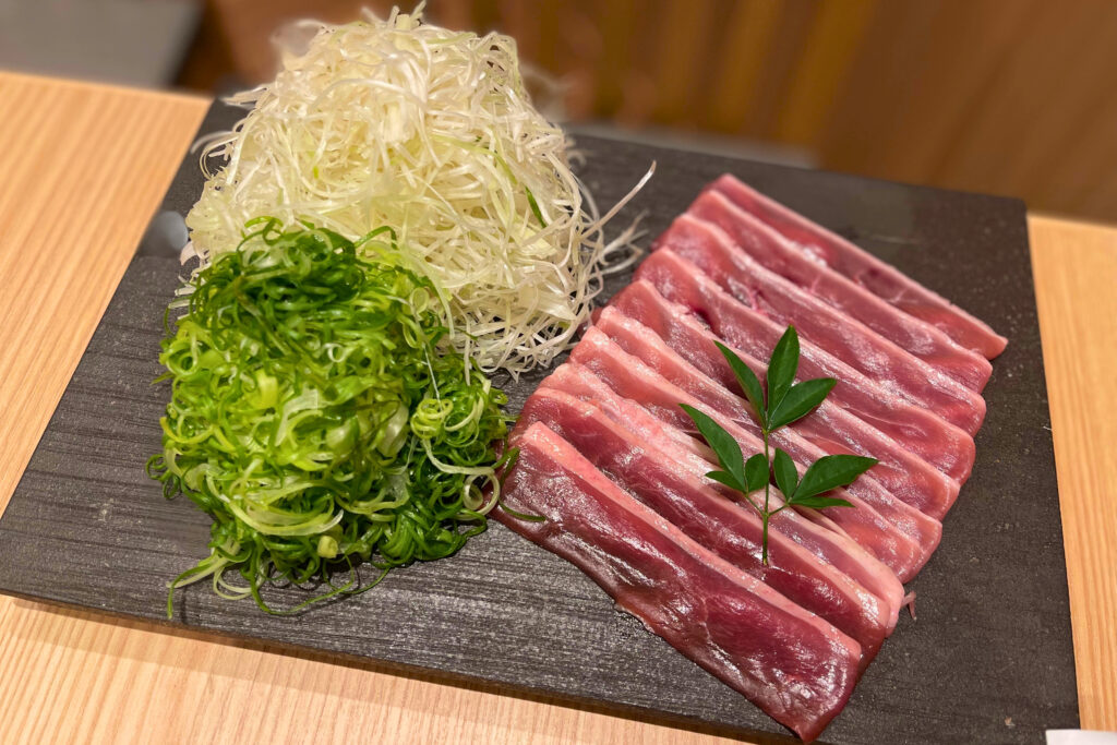 鴨ときどき馬 四条烏丸本店の看板メニュー「鴨葱焼きと鴨しゃぶ」