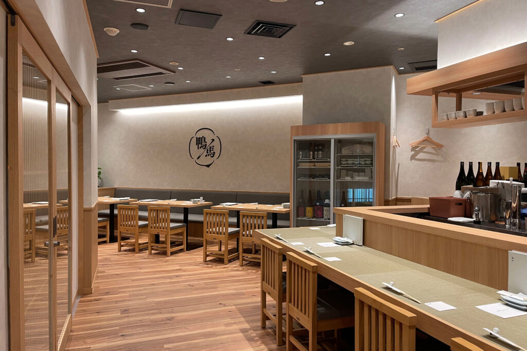 鴨ときどき馬 四条烏丸本店 内観