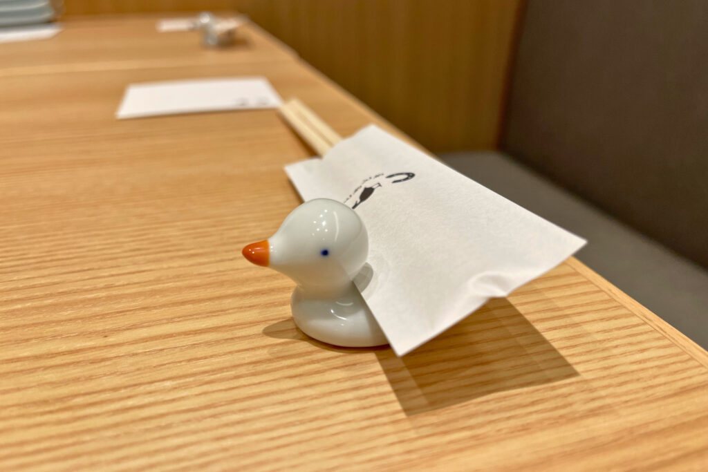 鴨ときどき馬 四条烏丸本店の箸置き