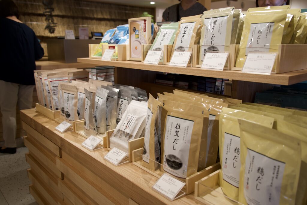 京都祇園 茅乃舎 店舗陳列の様子