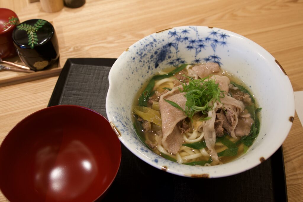 御料理 茅乃舎 京都分店 和牛と葱の出汁炊き