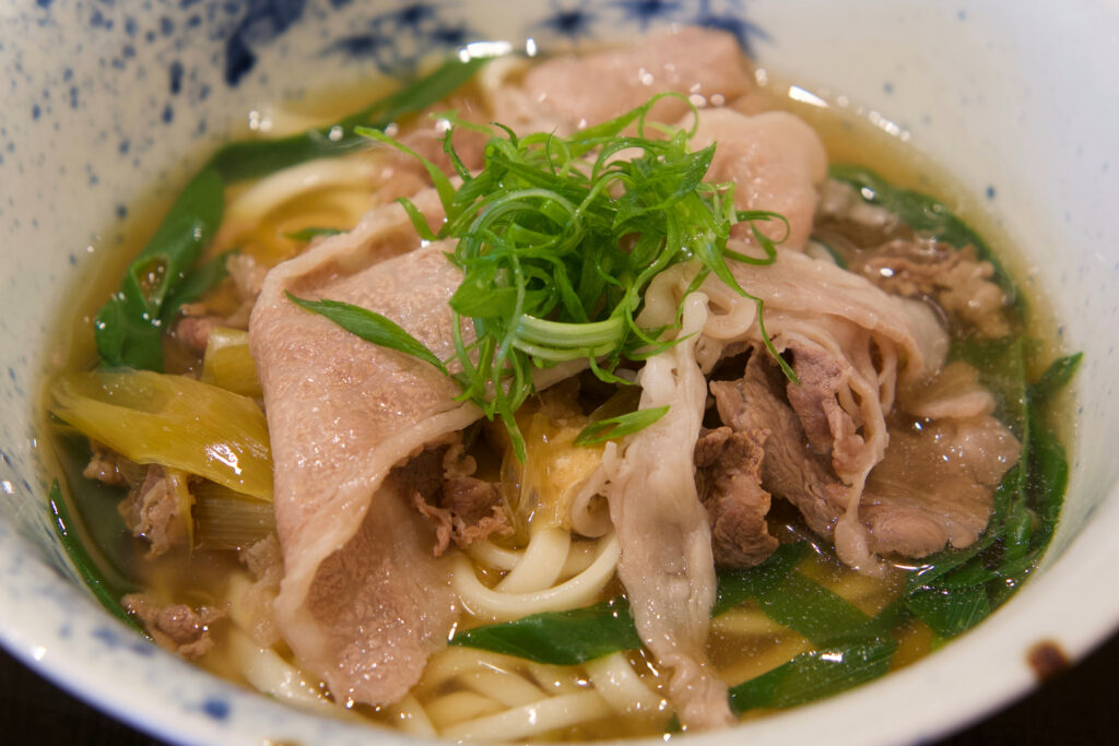 茅乃舎祇園_和牛と葱の出汁炊き