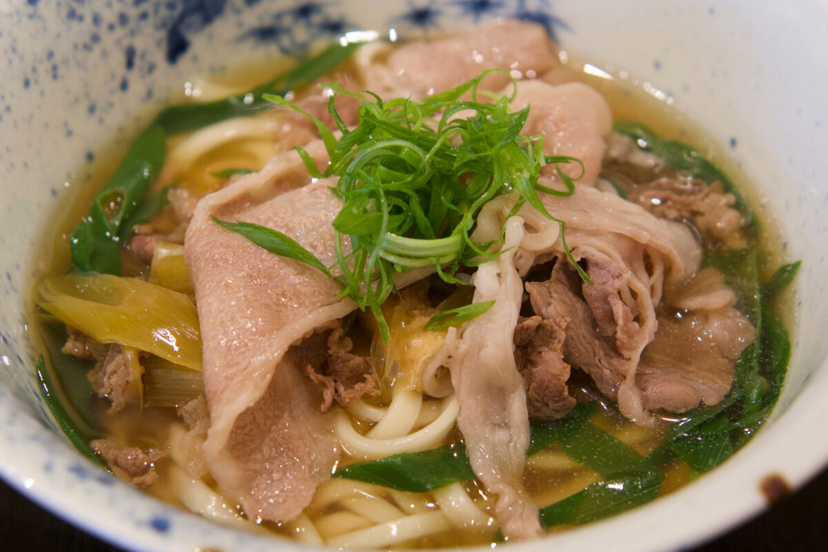 茅乃舎祇園_和牛と葱の出汁炊き