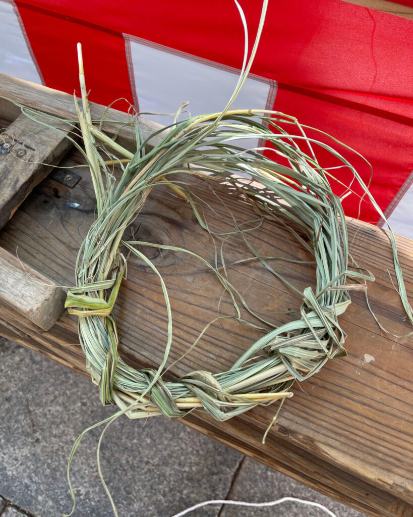 持ち帰った茅で作った小さな茅の輪