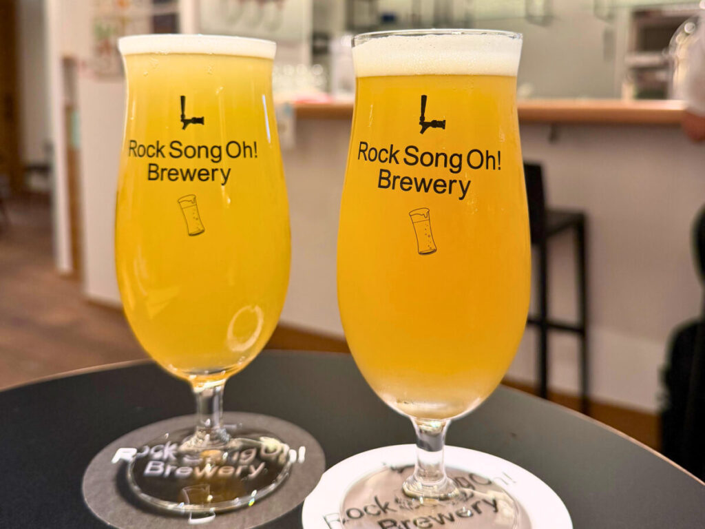 京都駅ASTY京都の直営店で提供されるRock Song Oh! BreweryのクラフトビールHazyIPA2種飲み比べセット