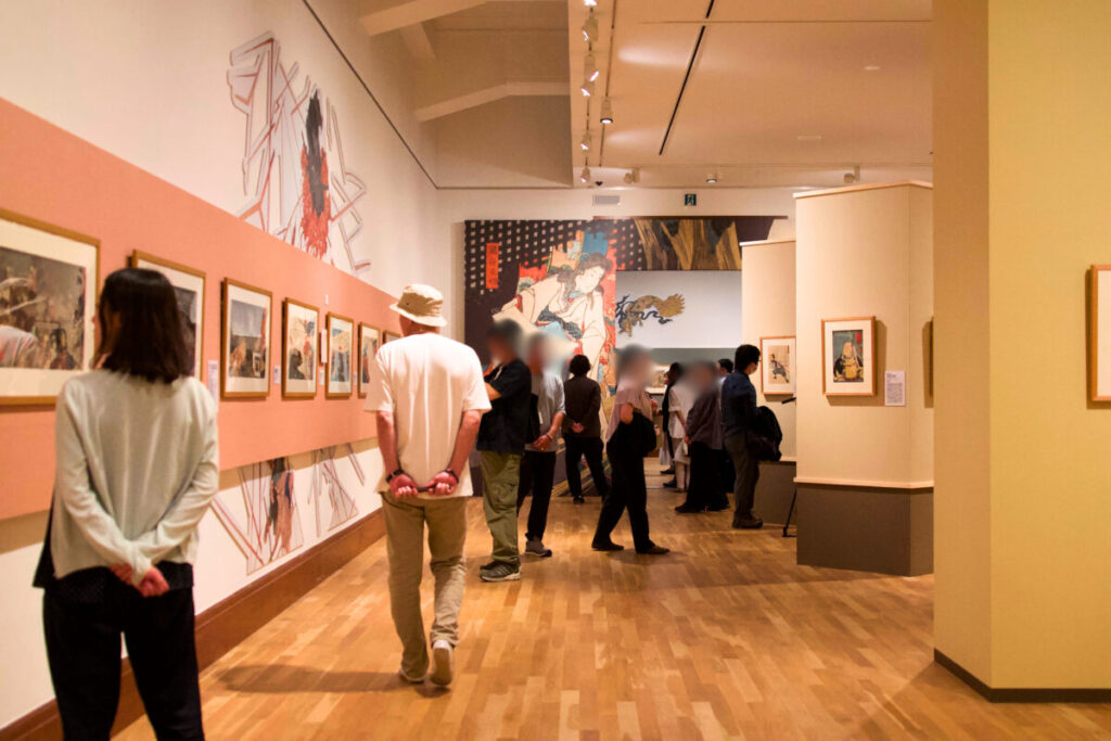 歌川国芳展 京都市京セラ美術館 観覧中の人々