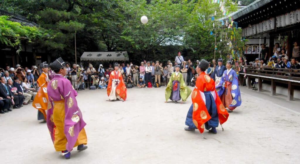 7月7日 精大明神例祭「七夕祭」蹴鞠奉納（午後1時30分）