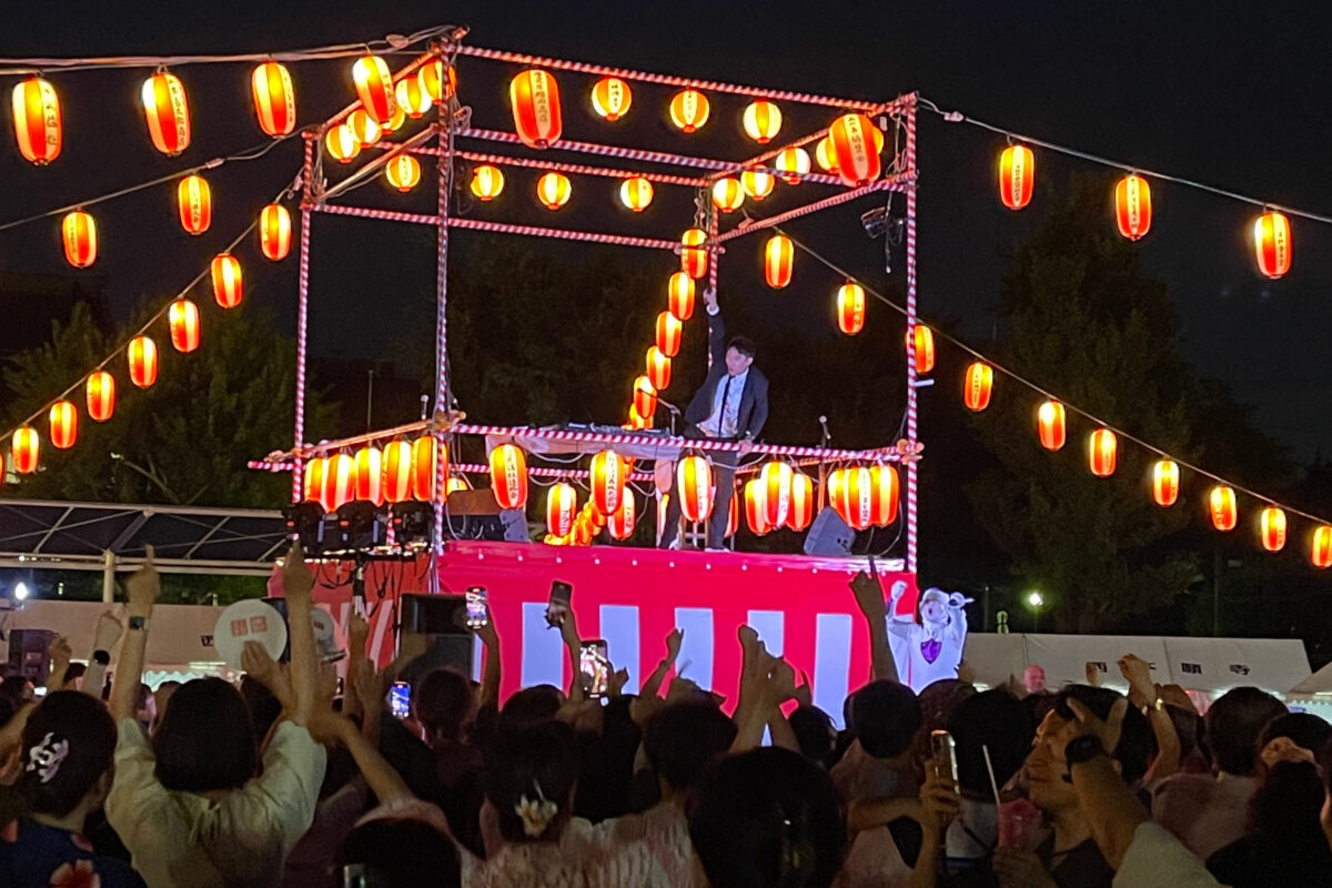 本願寺納涼盆踊りの夜の様子