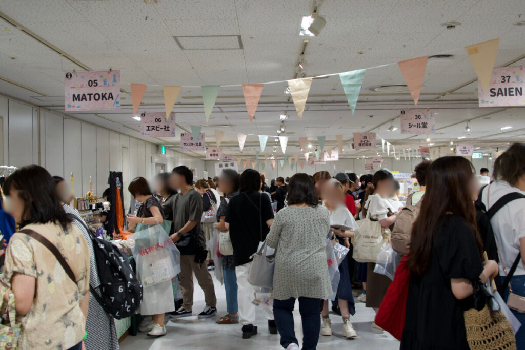 文具女子博 pop-up in 京都2026 初日の会場のにぎわい（ジェイアール京都伊勢丹10階催物場）