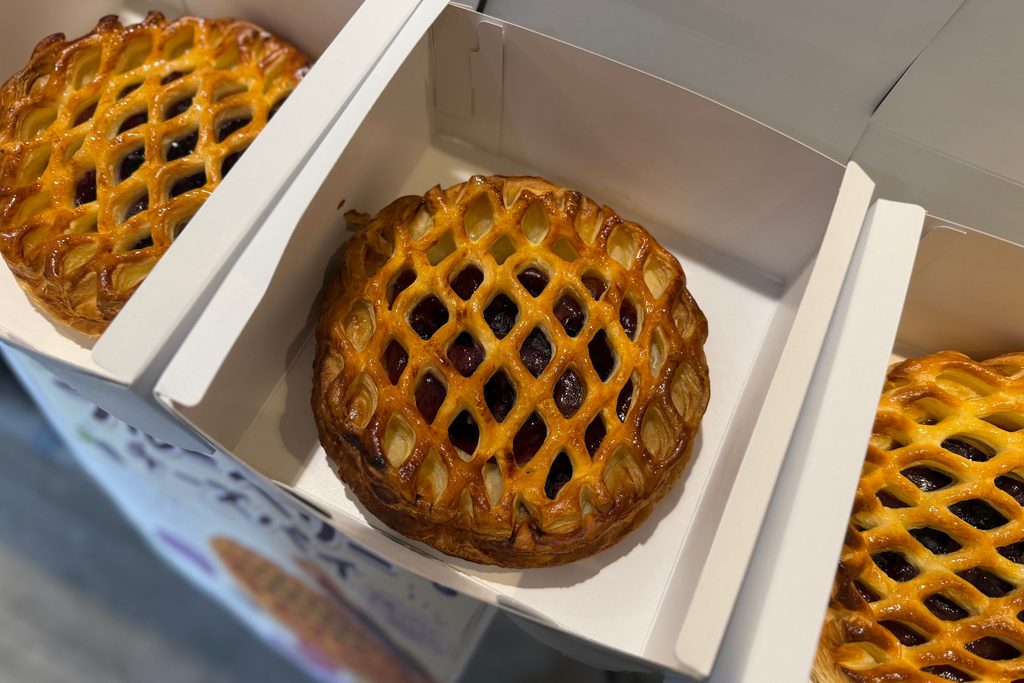 MELON LAB.清水五条店の限定商品「ブルーベリーチーズパイ」