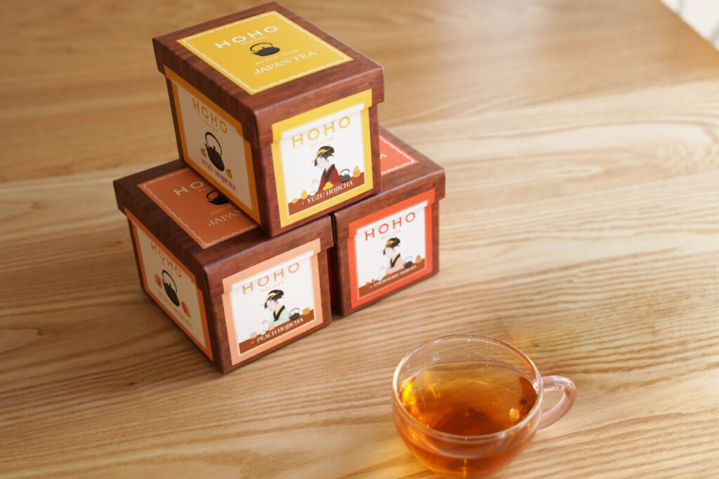 宇治「HOHO HOJICHA 焙茶専門店」が京都ポルタでPOP-UP開催_苺焙じ茶teabag/白桃焙じ茶teabag/柚子焙じ茶teabag 各¥650(税込)※各Teabag6個入り