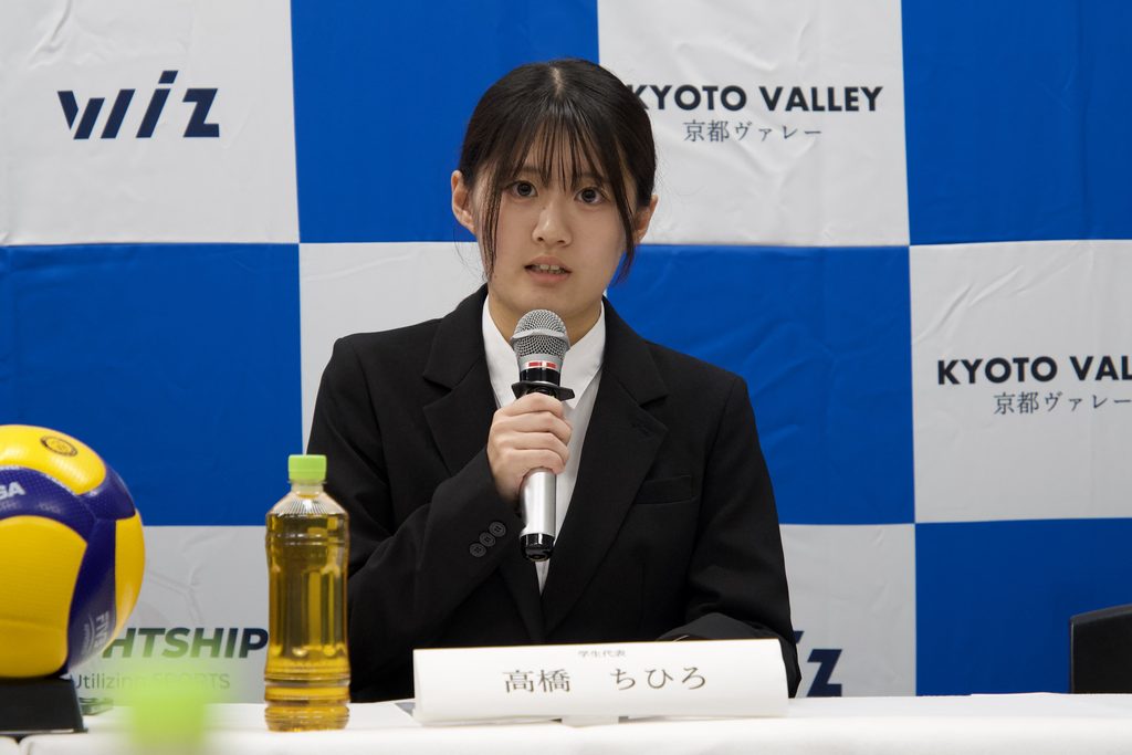第1回トライアウトの選考について説明する高橋ちひろさん