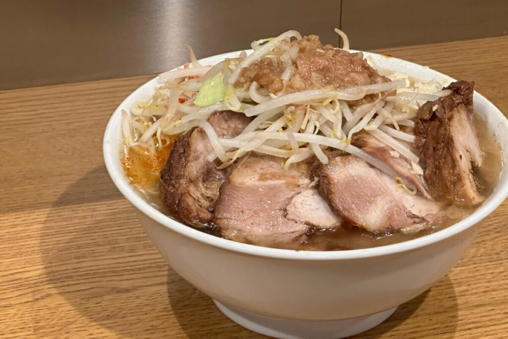 ラーメン荘 地球規模で考えろ サンのラーメン 豚増し
