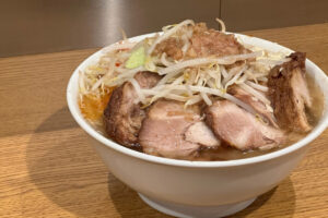 ラーメン荘 地球規模で考えろ サンのラーメン 豚増し
