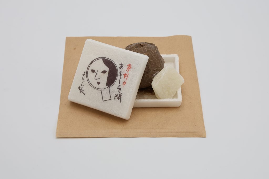 よーじや 嵯峨野嵐山店 あぶらとり紙スイーツ ほうじ茶アイスもなか