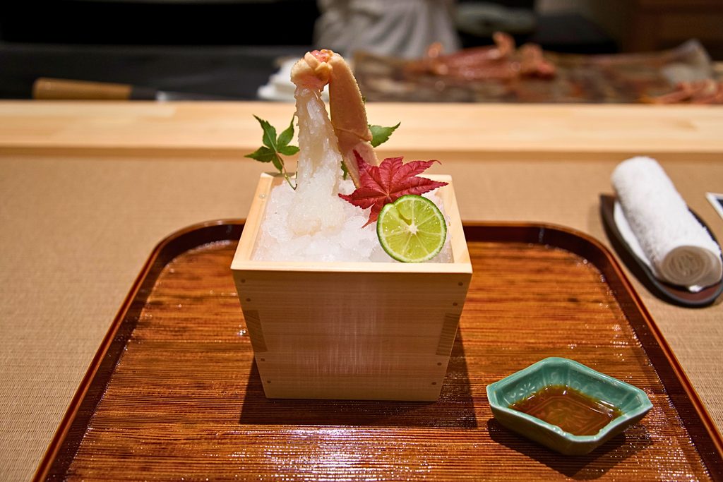 かにじぇんぬ 祇園のカニ刺身と紹興酒を使った特製ダレ
